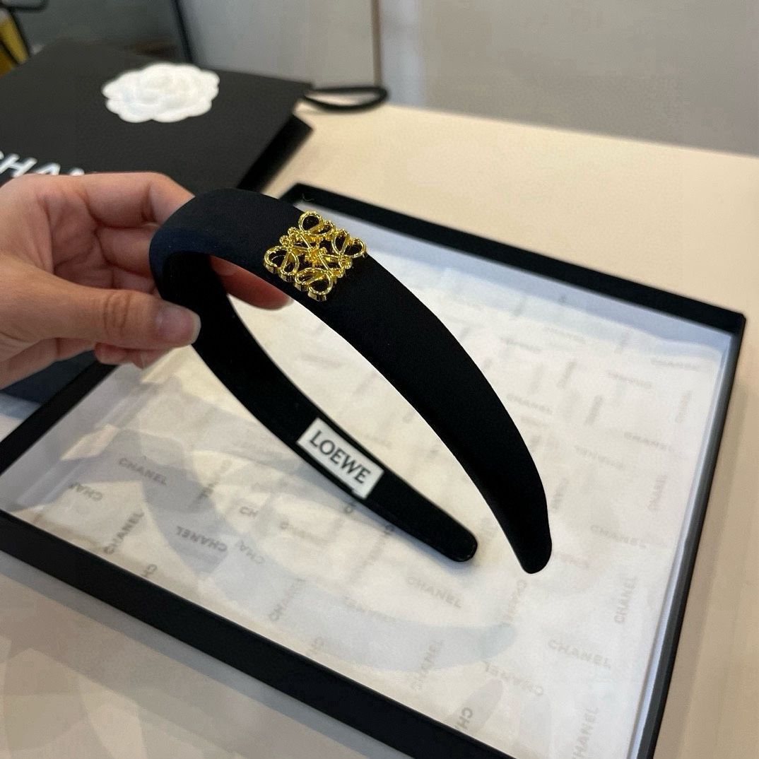 🆕

LOEWE罗意威发箍