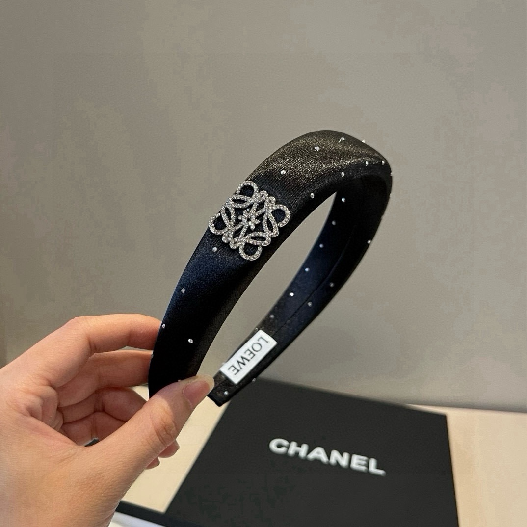 🆕

LOEWE罗意威发箍