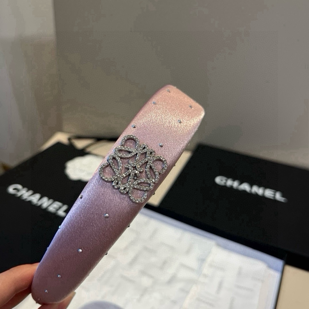 🆕

LOEWE罗意威发箍