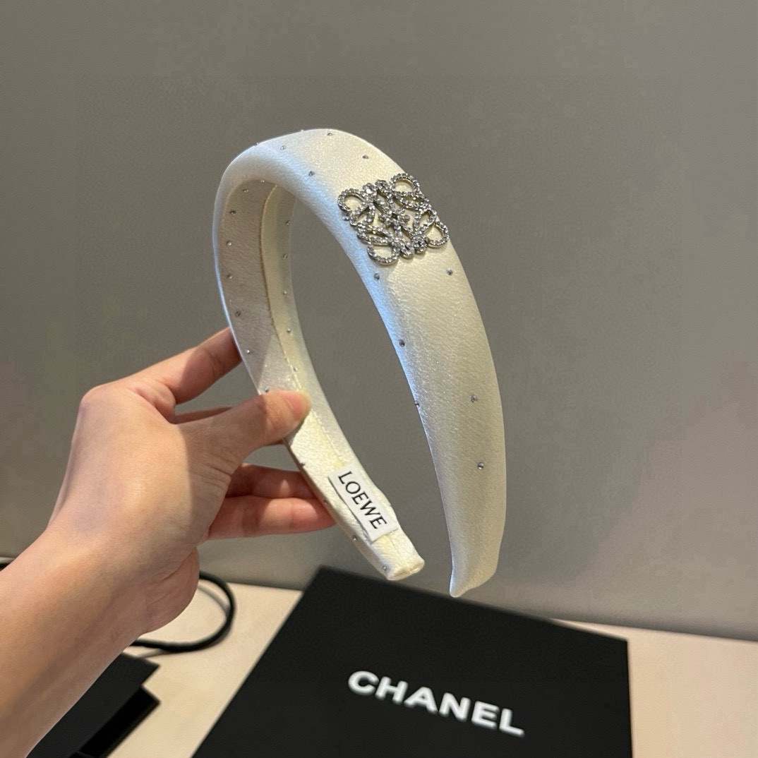 🆕

LOEWE罗意威发箍