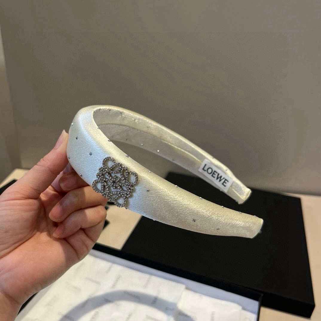 🆕

LOEWE罗意威发箍
