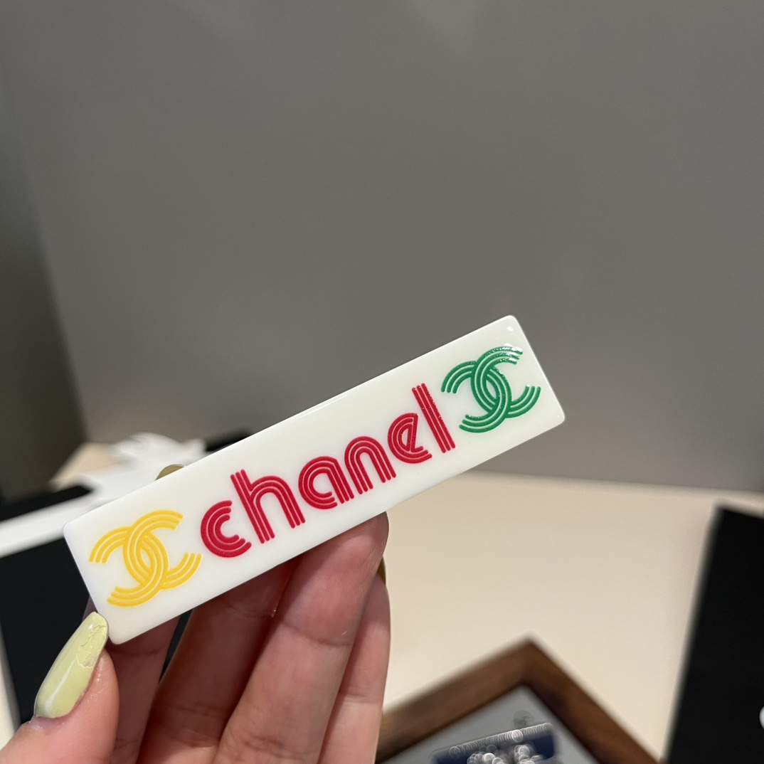 🆕《单个》


Chanel香奈儿发夹