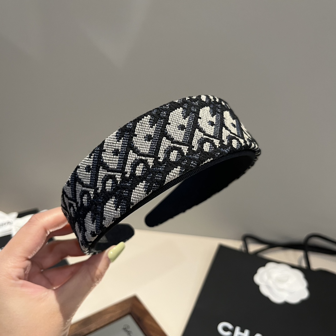 🆕


Dior迪奥新款发箍