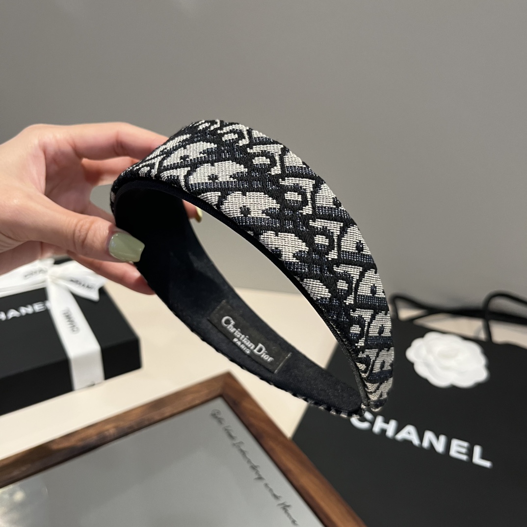 🆕


Dior迪奥新款发箍