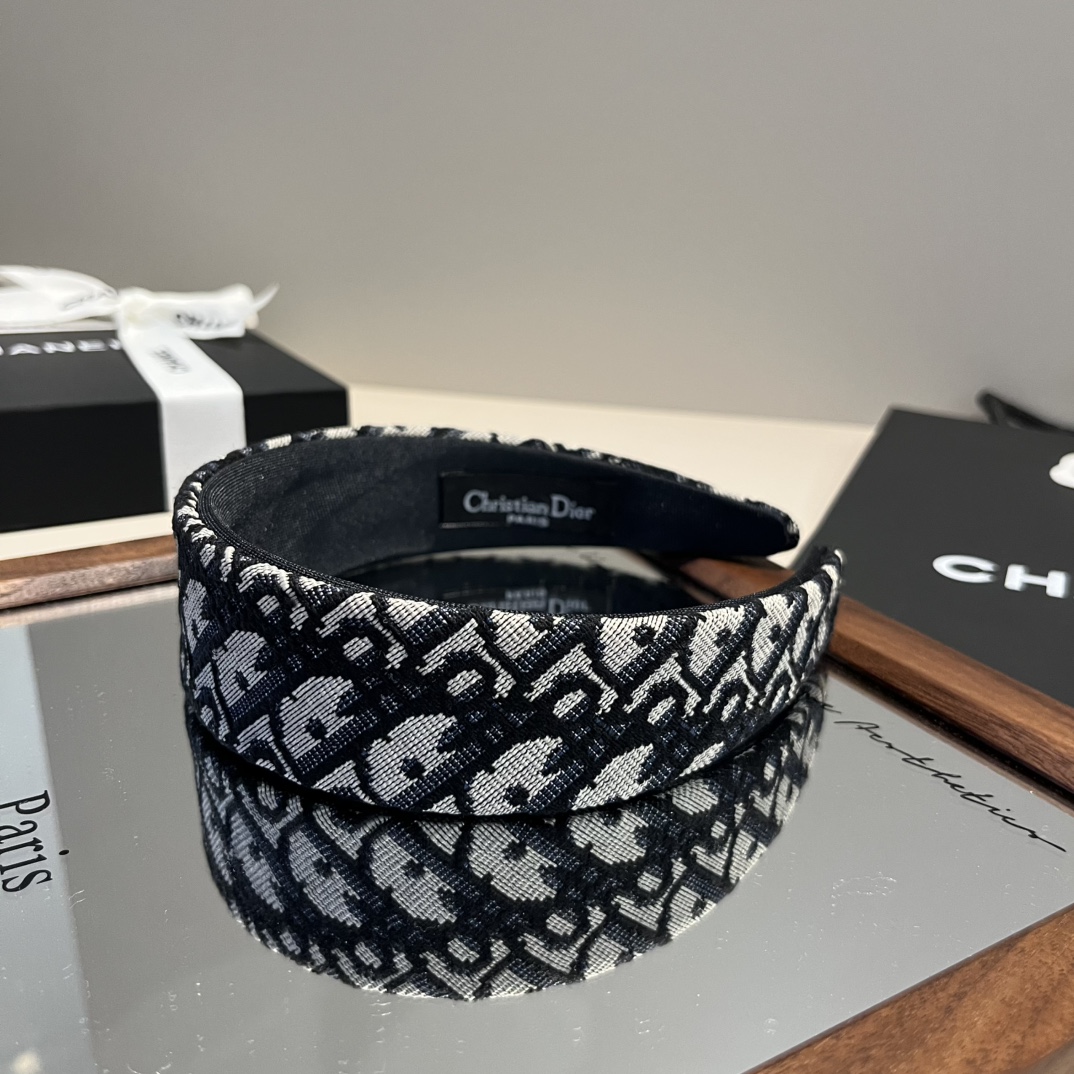 🆕


Dior迪奥新款发箍