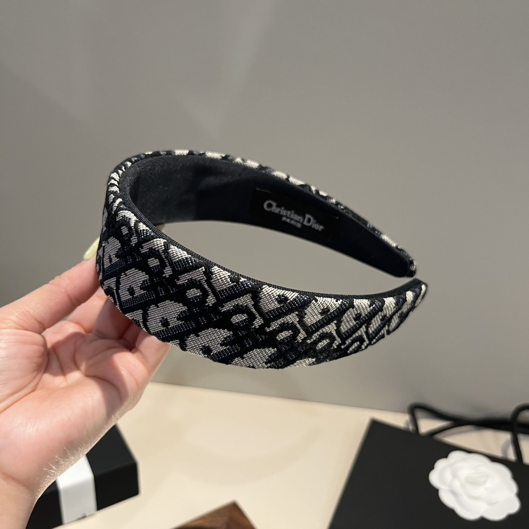 🆕


Dior迪奥新款发箍