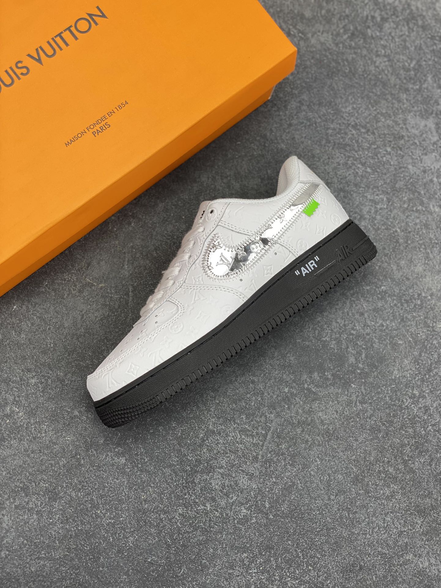 图片[7]-Nike Air Force 1 Low 空军一号低帮百搭休闲运动板鞋。柔软、弹性十足的缓震性能和出色的中底设计，横跨复古与现代的外型结合，造就出风靡全球三十多年的Force 1，直到今天还深受青睐。 货号：IA9VMA 尺码：36 36.5 37.5 38 38.5 39 40 40.5 41 42 42.5 43 44 44.5 45-选品中心