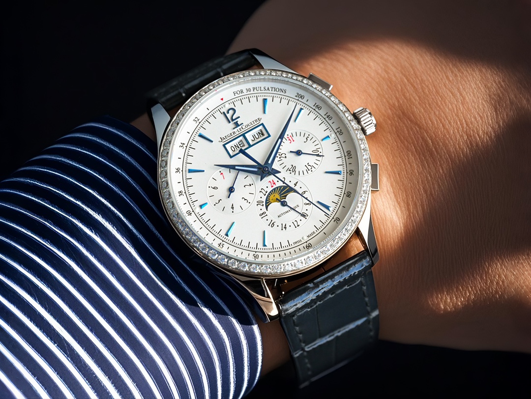 NO:339384,White Rose Diamond Plus 50 Steel Belt Plus V2 Upgraded Version JAEGER-LECOULTRE - a heavy money-making (JAKA Master Series 4138420) watch. Careful work, details. The team has been carefully designed for more than two years, spared no financial resources and energy, perfect reproduction, dared to be the first, strive for perfection, overcome many difficulties, and break through multi-layer technical bottlenecks. The movement model is a custom movement modified 759 upgrade version, with stable quality!  The authentic mold is opened, 1:1 reproduction is perfectly consistent with the authentic one, and all functions can be used normally. It is made of 316L stainless steel and polished with CNC top-level craftsmanship. It is the same as the original craftsmanship, making its overall literal texture better. The watch size is 40 mm and the waterproof depth is 50 meters. The dial team breaks through the multi-layer technical bottleneck, strives for perfection, strives for the details of 12 scales, and restores the sun radial pattern 1:1. The strap is matched with Italian Novonppa calf leather, and the original steel folding buckle further shows the luxurious temperament of this watch. It is suitable for all kinds of business occasions, simple, refined and elegant!  Appreciation from all walks of life, 1:1 reproduction, welcome to reprint., jaeger-lecoultre,cowhide19860909白玫钻加50钢带加 V2升级版JAEGER-LECOULTRE——重金打造(积家大师系列4138420)腕表.用心之作,细节方面 团队历时两年多精心设计,不惜财力和精力,完美复刻,敢为人先,力求完美,克服重重难关,突破多层技术瓶颈,机芯型号为订制机芯改759升级版,质量稳定！ 正品开模,1:1复刻完美与正品一致,所有功能均可正常使用,采用316L精钢材质打造和CNC顶级工艺打磨,与原装工艺效果如出一辙,使其整体字面质感更佳.腕表尺寸40毫米.防水深度50米. 表盘团队突破多层技术瓶颈,力求完美,对12个刻度细节精益求精,1:1还原太阳放射状饰纹. :表带搭配意大利Novonppa小牛皮,原装精钢折叠扣更显示这块腕表的豪华气质.适合各种商务场合,简敛精致不失优雅！各路表友品鉴,1:1复刻,欢迎转载.,,jaeger-lecoultre,cowhide,Watch