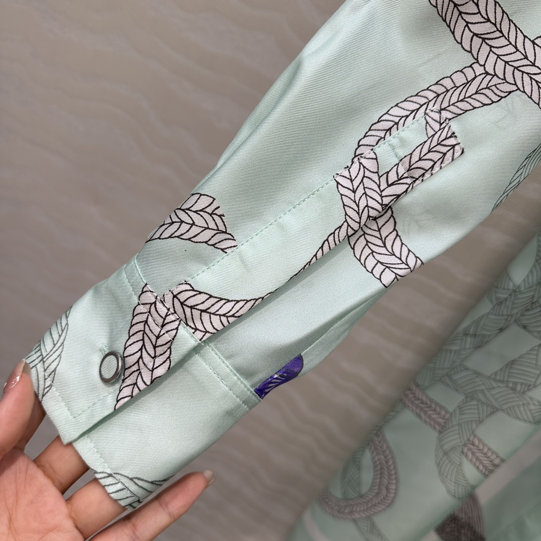 独家首发，原单品质💕 H系25s早秋新品衬衫领连衣裙！薄荷绿Palefroi Remix图案定位印花10