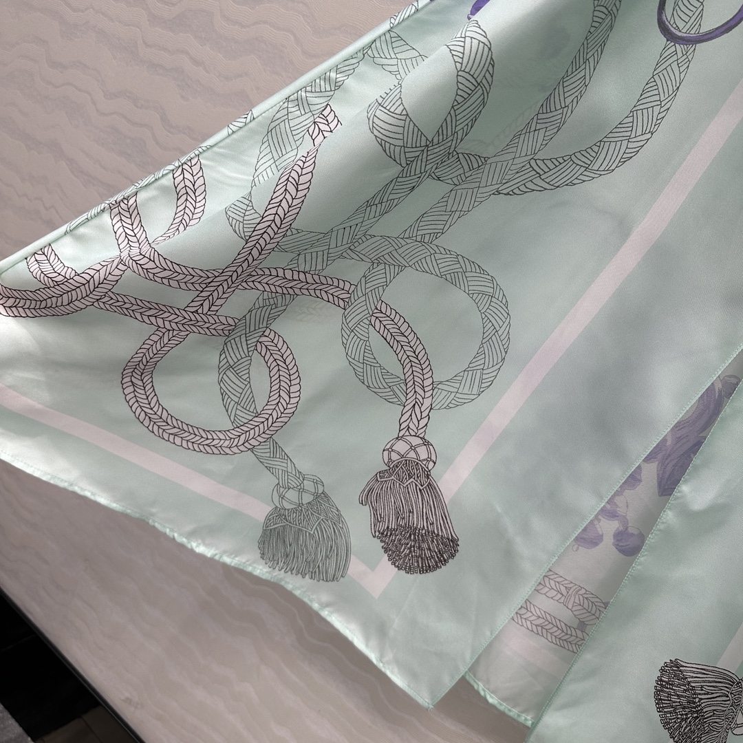 独家首发，原单品质💕 H系25s早秋新品卡夫坦开叉连衣裙！💕薄荷绿Palefroi Remix图案定位印