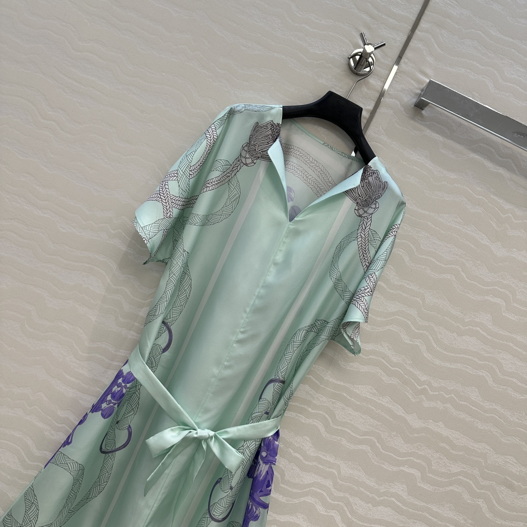 独家首发，原单品质💕 H系25s早秋新品卡夫坦开叉连衣裙！💕薄荷绿Palefroi Remix图案定位印