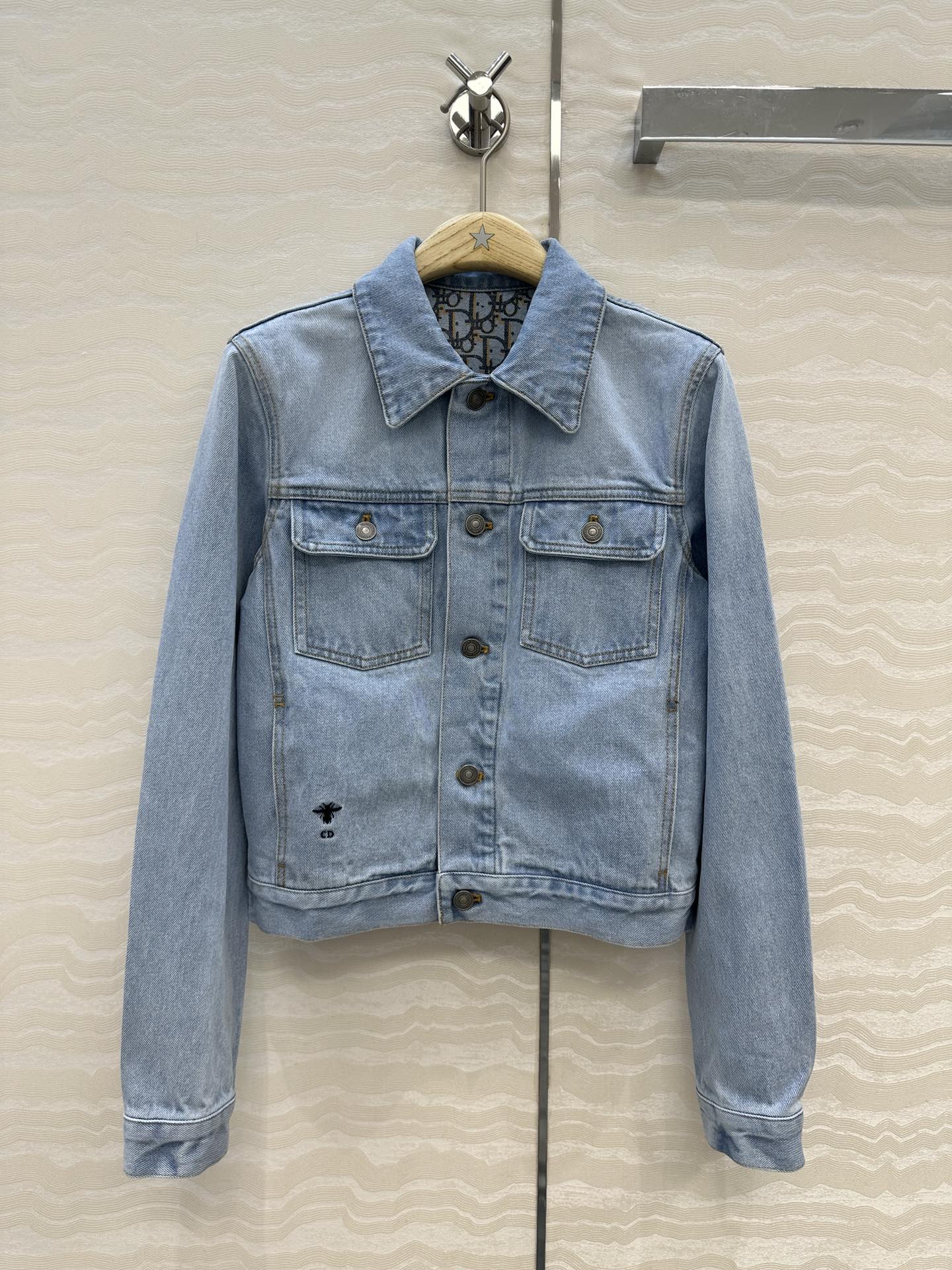 独家首发❤️高端原单品质🤞MissD新品老花洗水牛仔夹克外套。原版定制复古怀旧洗水工艺高级又时髦！衣橱必