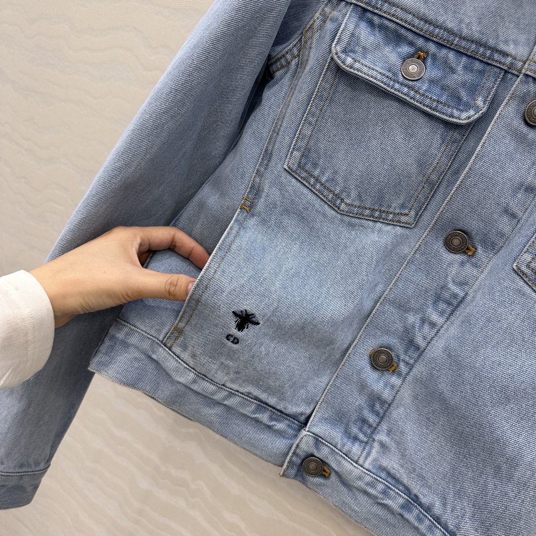 独家首发❤️高端原单品质🤞MissD新品老花洗水牛仔夹克外套。原版定制复古怀旧洗水工艺高级又时髦！衣橱必