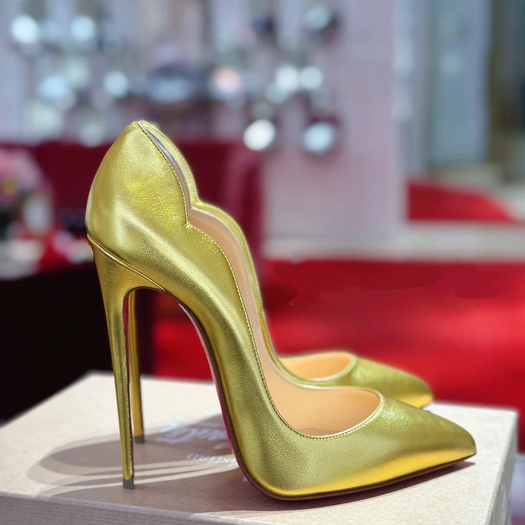 NO:336813,High-end customized fan classic series!  H12Cm code 34-42.. Genuine leather large sole customization without return or exchange.-003. Fan metal cowhide, sheepskin, m standard, large sole m buckle Standard European code Reference:-003 Color:gold Material:patent leather Lining:goat leather Heel height:12Cm Sole:leather sole Size:EU 34-42 (US 4-11):,,christian louboutin,cowhide,sheepskin,Leather soles19860909高端订制 扇面精典系列！ H12Cm码34-42码..真皮大底订制不退不换.-003.扇面金属牛皮,羊皮里,m标,大底m扣 标准欧码 Reference:-003 Color:gold Material:patent leather Lining:goat leather Heel heigh:12Cm Sole:leather sole Size:EU 34－42（US 4一11) :,,christian louboutin,cowhide,sheepskin,Leather soles,Women's Shoes