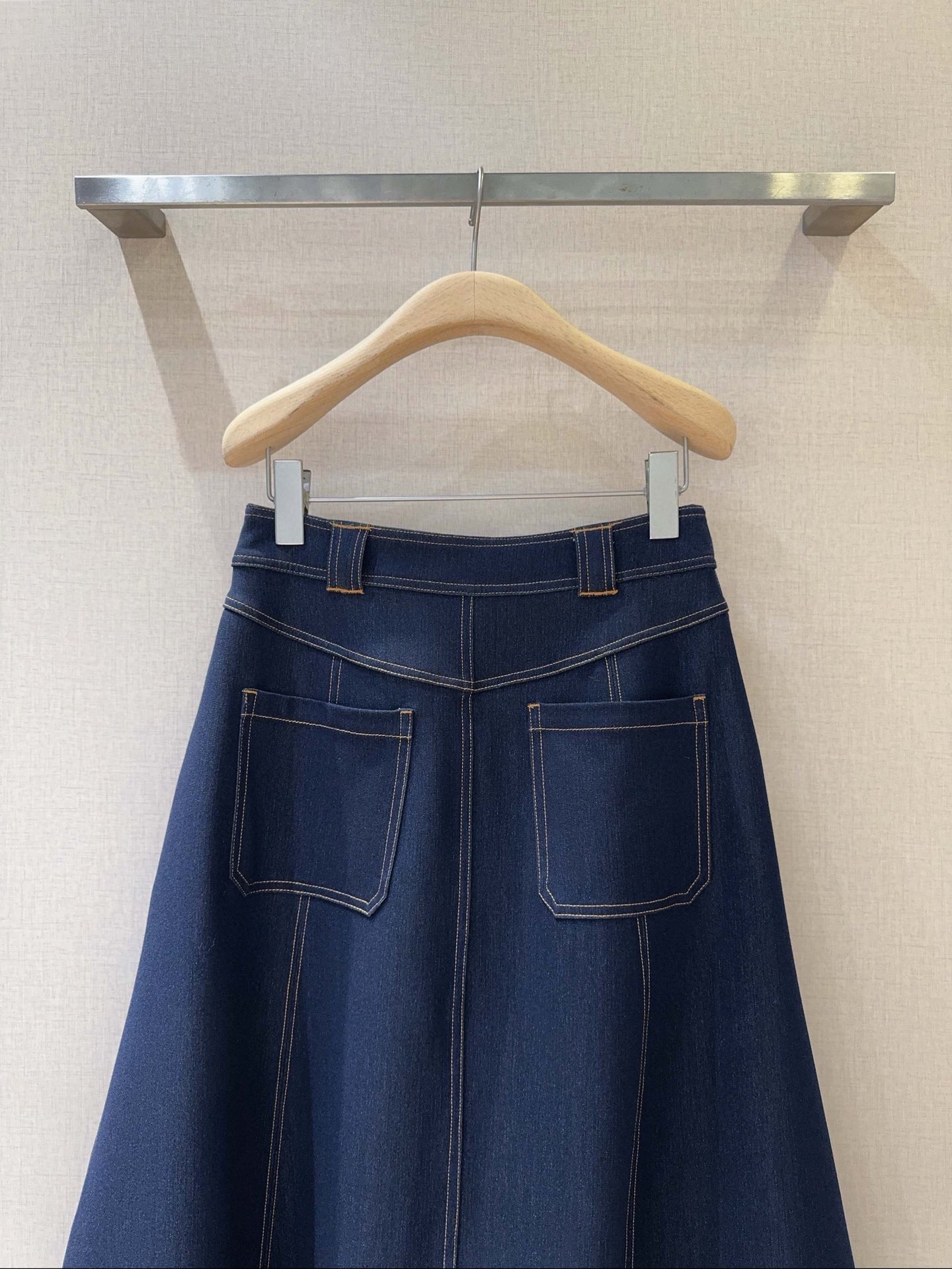 Cinq à Sept Women's High-Waisted A-Line Denim Midi Skirt with Pockets 7 i1753521136 1573 5