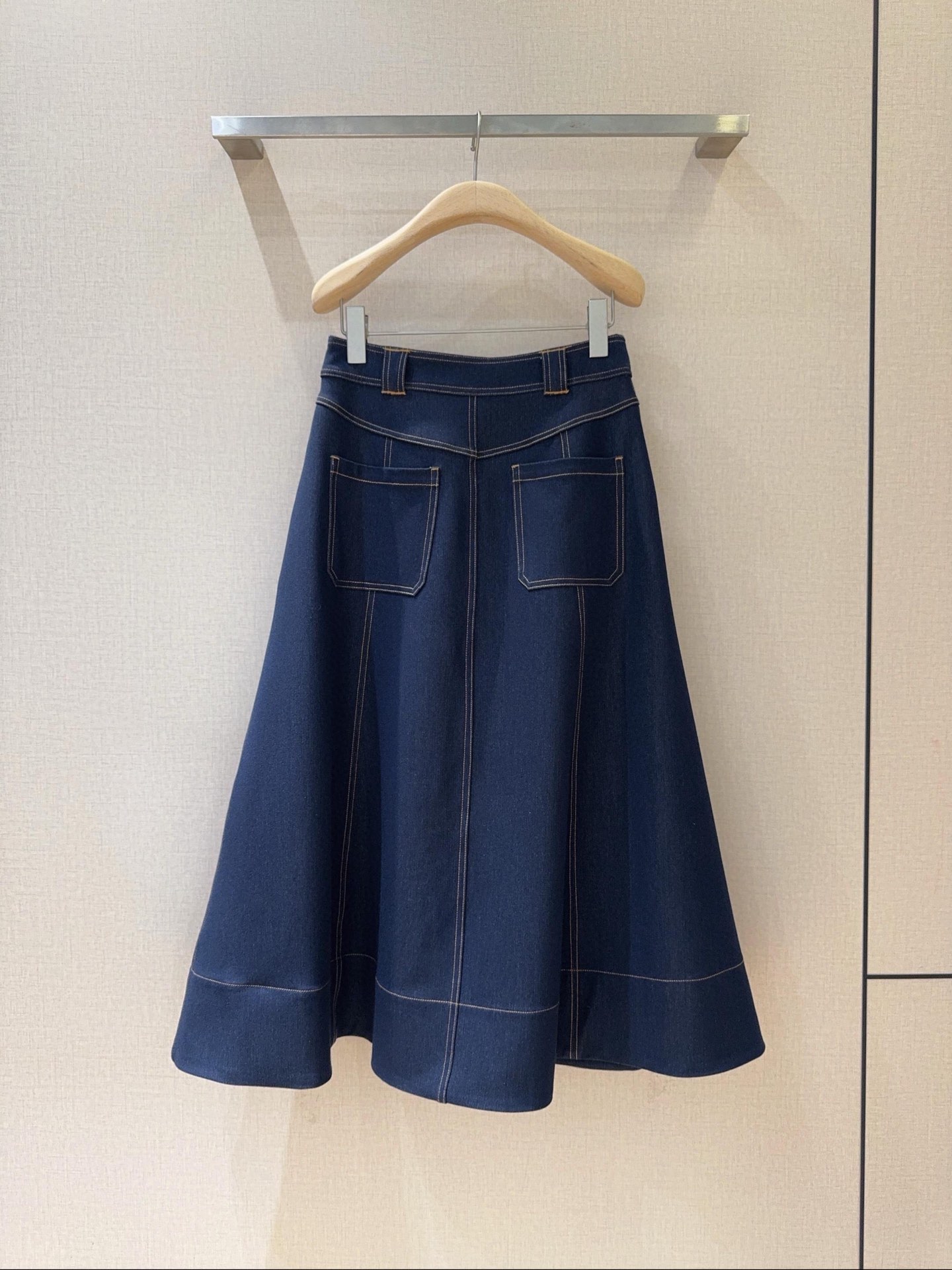 Cinq à Sept Women's High-Waisted A-Line Denim Midi Skirt with Pockets 5 i1753521136 5277 3