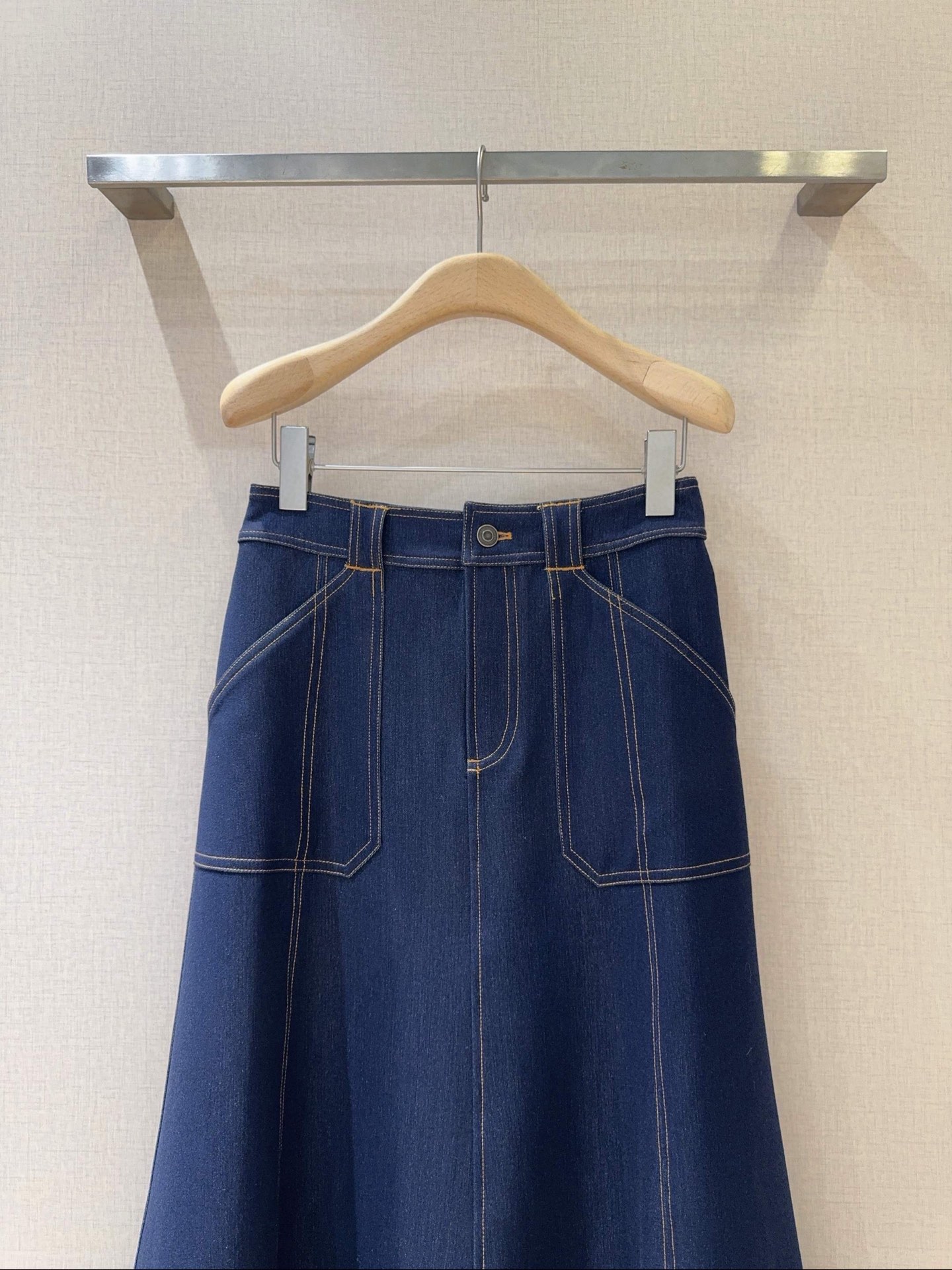 Cinq à Sept Women's High-Waisted A-Line Denim Midi Skirt with Pockets 3 i1753521136 6064 1
