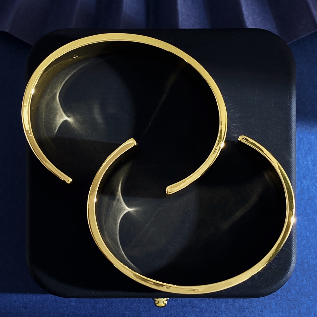 DioDIOR White and Black Twirl Open C-Shaped Bracelet in Bronze and Gold - 图片 8