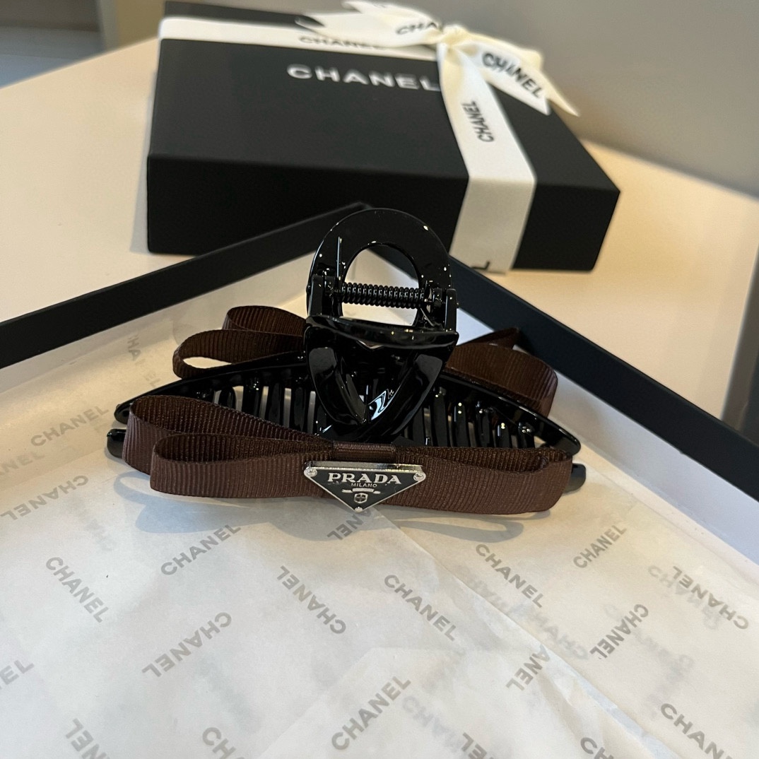 🆕

PRADA普拉达发夹
