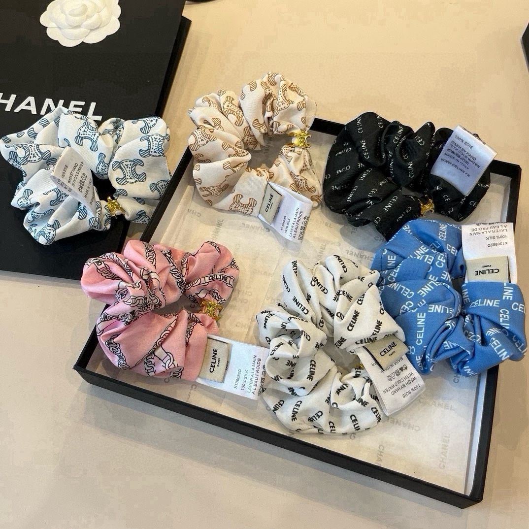 🆕

Celine赛琳新款发圈
