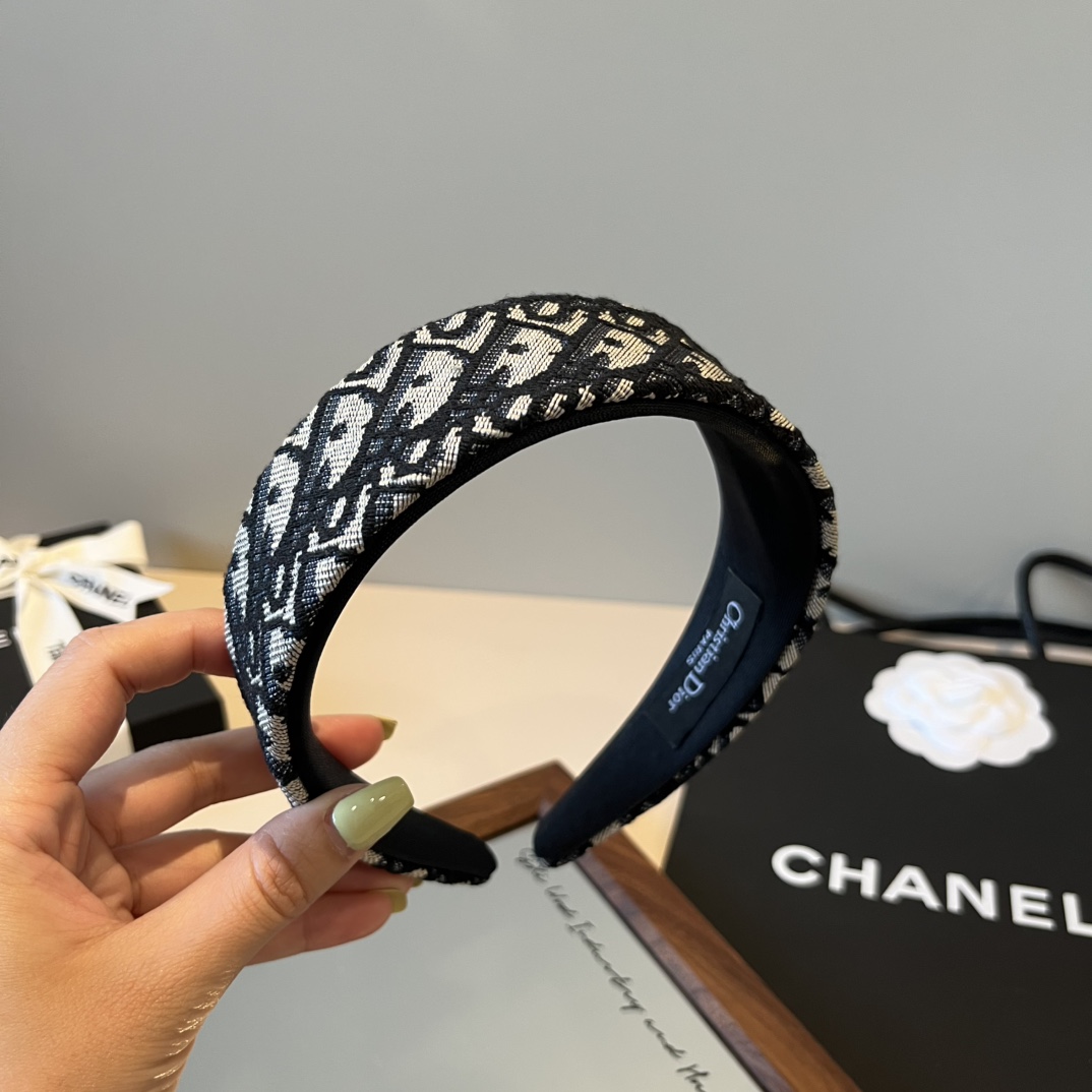 🆕


Dior迪奥新款发箍
