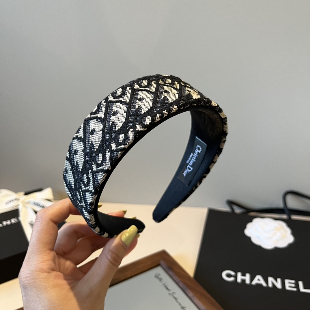 🆕


Dior迪奥新款发箍