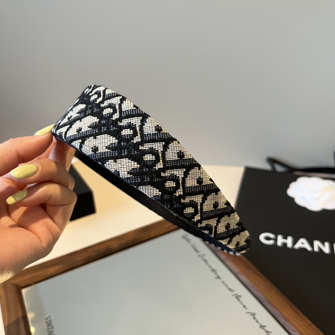 🆕


Dior迪奥新款发箍