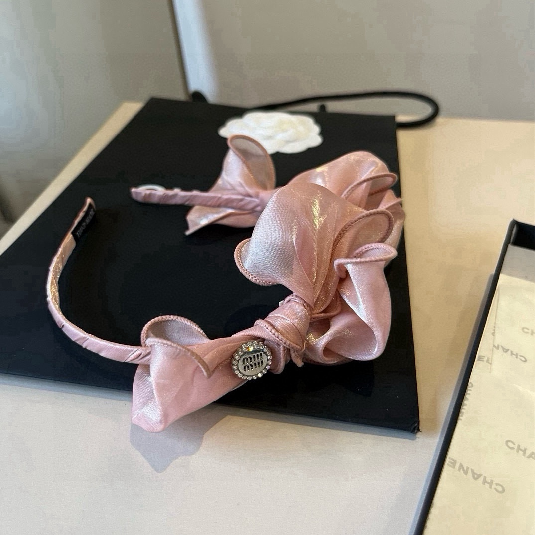 🆕

miumiu缪缪新款发箍
