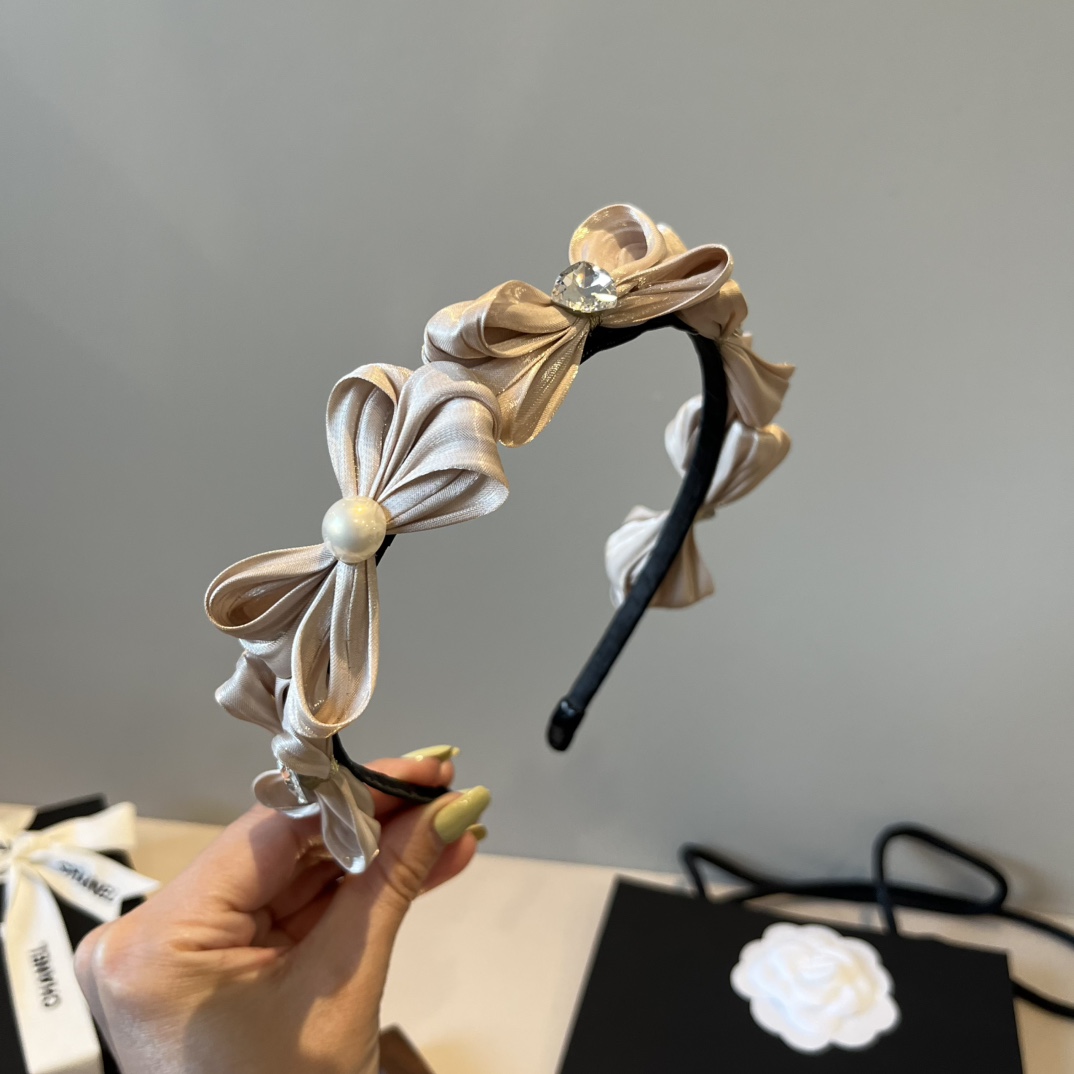 🆕

miumiu缪缪新款发箍