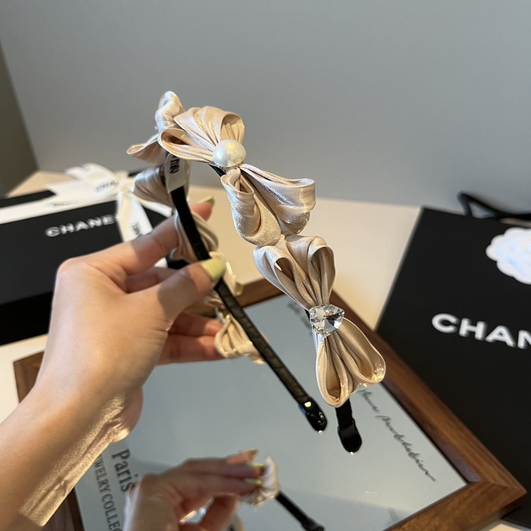 🆕

miumiu缪缪新款发箍