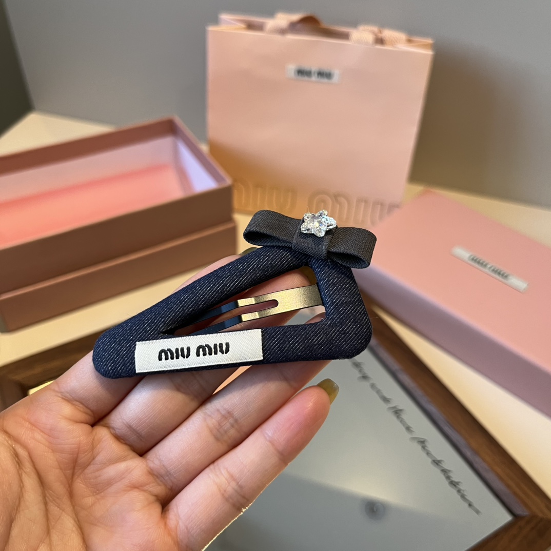 🆕

miumiu缪缪新款发夹