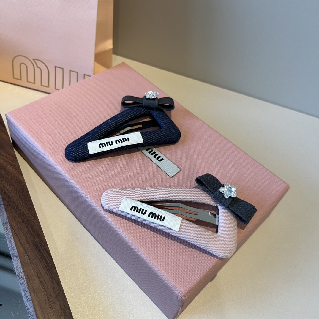🆕

miumiu缪缪新款发夹