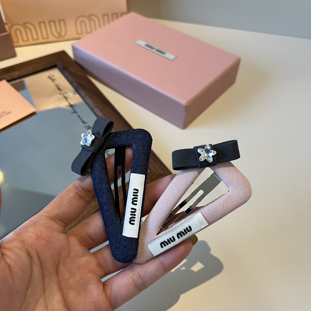 🆕

miumiu缪缪新款发夹