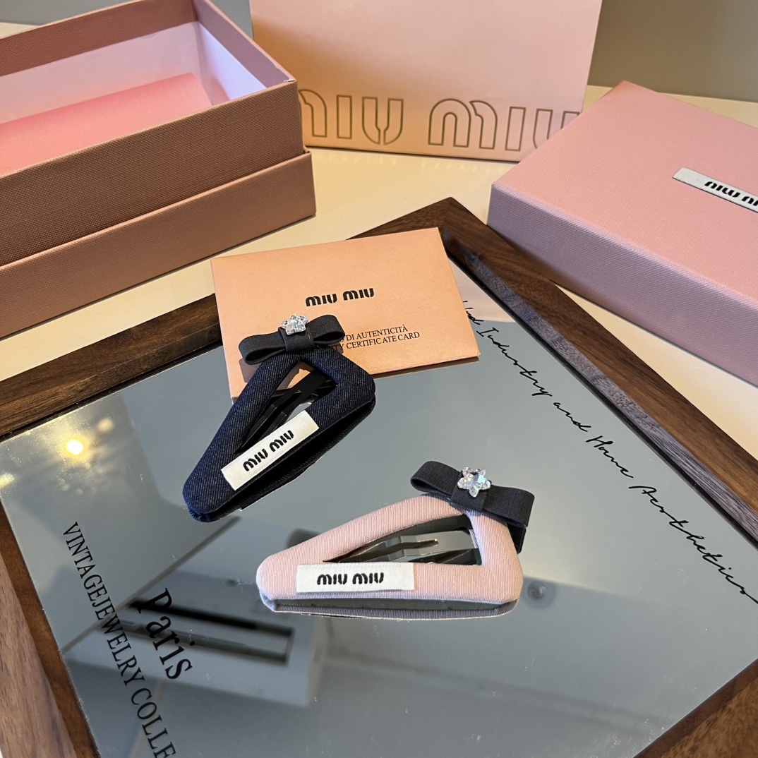 🆕

miumiu缪缪新款发夹