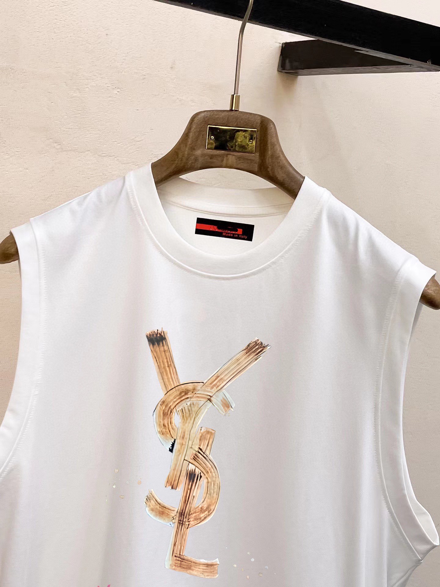 Saint Laurent 品牌【YSL圣罗兰】2025夏季新品背心T袖 简约款式 任何人都可以轻松驾驶 进口定制丝光棉面料 手软舒适有型 吸汗透气