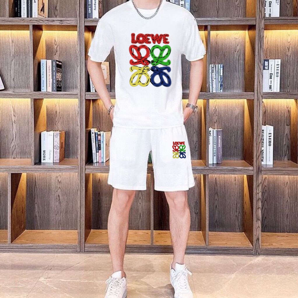 Loewe 品牌【LOEWE罗意威】 2025新款男士短袖短裤套装 销售 市面高端版本 手感细腻柔软 让你穿着更加舒适 立体裁剪版型超赞 尺码:M-5XL下单请报身高体重