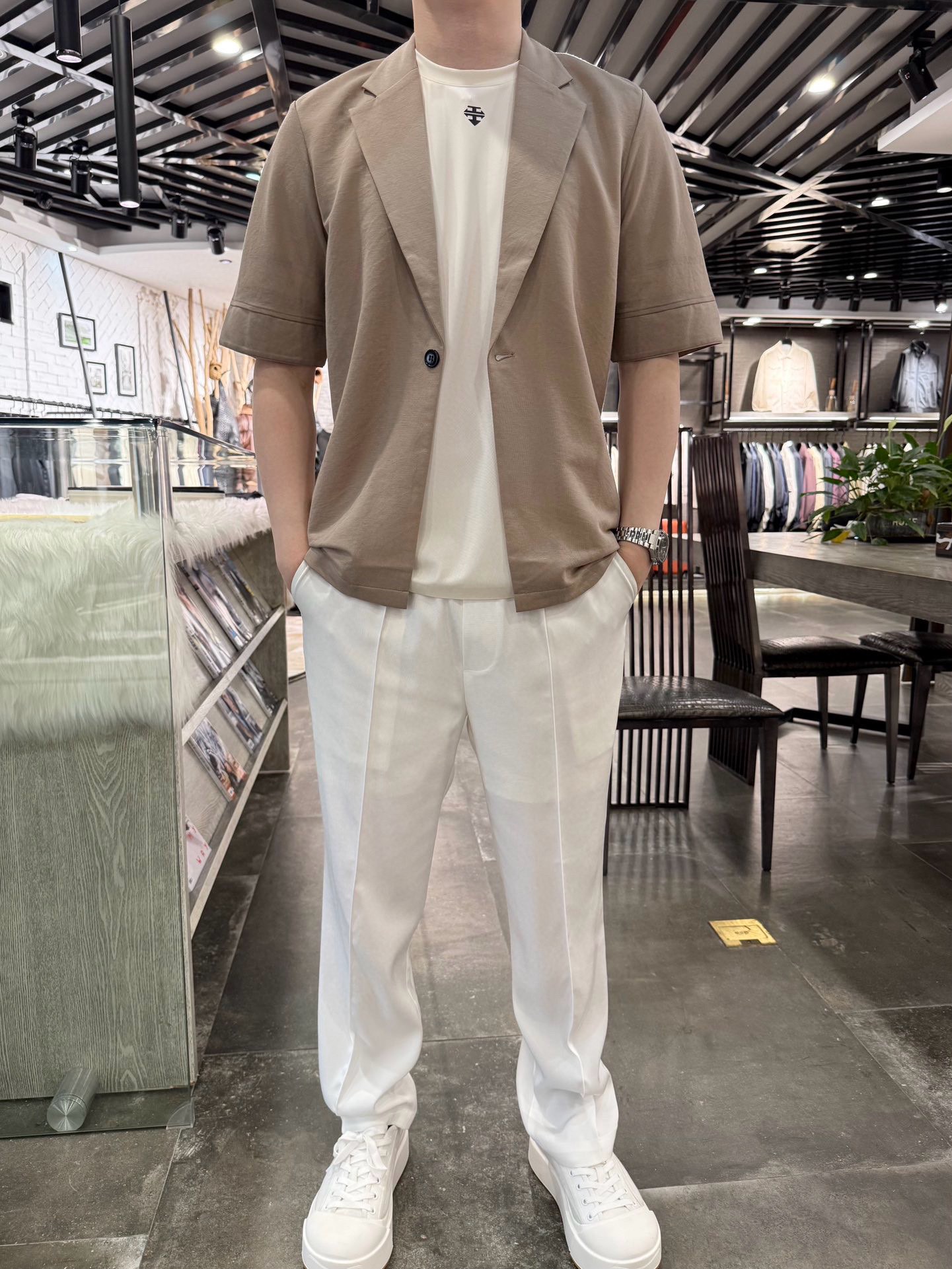 NO:480239,Jenia-2025 counter latest hot jackets are shipped, and European and American counters are popular!  Selected Italian imported fine cotton recycled fiber fabrics with simple designs, you should not miss them. Size 48-56 (model 180/wear 50, with Hong Kong Lane Crawford gift box packaging), zegna, jackets & coats, alexander wang19860909杰尼亚-2025专柜最新爆款外套出货 欧美专柜热销单品！精选意大利进口精棉再生纤维面料搭配简约的设计,您不容错过.尺码48-56（模特180/穿50,配香港连卡佛礼盒包装）,,zegna,jackets & coats,alexander wang,Men's clothing