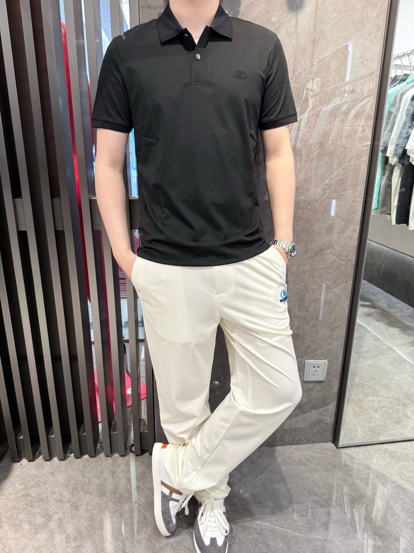 NO:480260,Dino luxury products - brand authentic products in 2025 latest polo shipments, hot-selling items in Europe and the United States!  Selected customized nylon fabrics from imported Italian brands, the unique logo on the chest is matched with the latest design, highlighting fashion!  Number of codes 48-56 (model 180/wear 50, with Hong Kong Lane Crawford gift box packaging), alexander wang19860909Dino奢品-品牌正品2025最新polo出货 欧美热销单品！精选意大利进口品牌定制锦纶面料,胸前独特的标志搭配最新的设计,彰显时尚 ！码数48-56（模特180/穿50,配香港连卡佛礼盒包装）,,alexander wang,Men's clothing