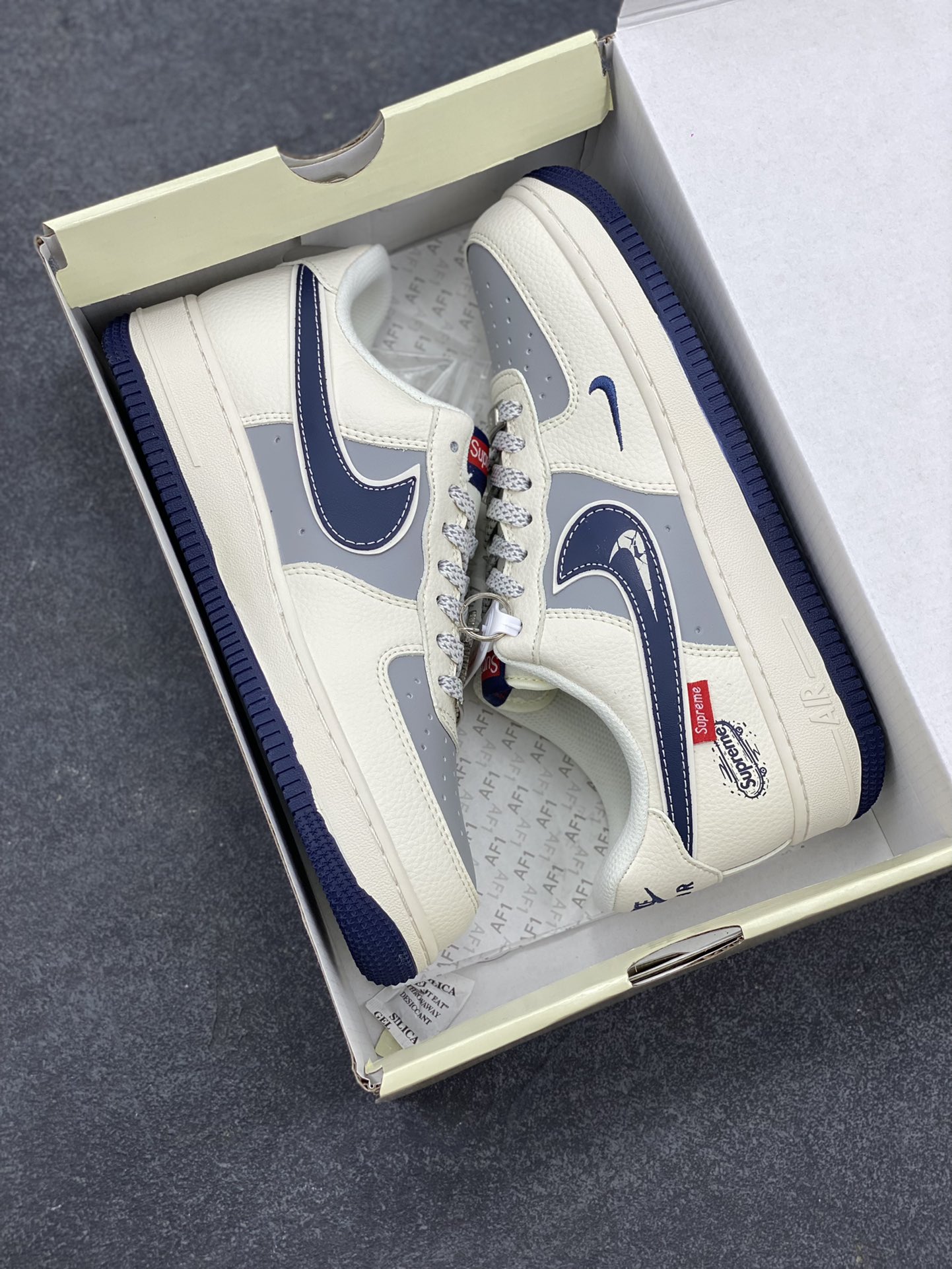 图片[9]-NIke Air Force 1 \’07 Low “Supreme联名——夜幕蓝滑板鞋”空军一号 低帮 运动鞋 休闲鞋 折边针车 工艺难度大 原楦头原纸板 原装鞋盒 定制五金配件 内置全掌气垫 原厂鞋底 货号：SM6668-112 尺码：36 36.5 37.5 38 38.5 39 40 40.5 41 42 42.5 43 44 44.5 45-选品中心