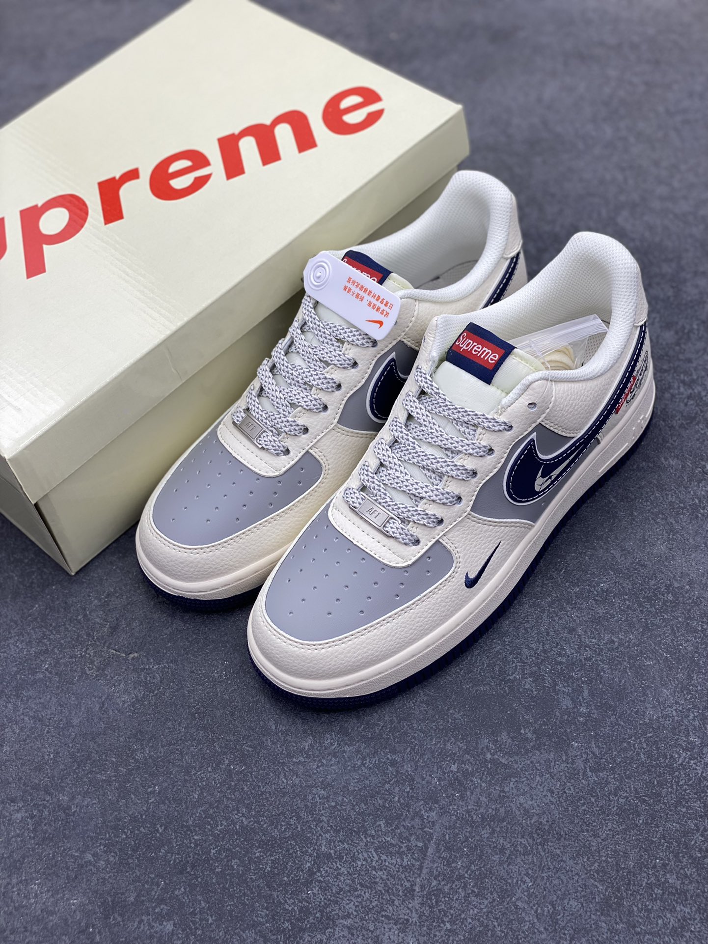 图片[8]-NIke Air Force 1 \’07 Low “Supreme联名——夜幕蓝滑板鞋”空军一号 低帮 运动鞋 休闲鞋 折边针车 工艺难度大 原楦头原纸板 原装鞋盒 定制五金配件 内置全掌气垫 原厂鞋底 货号：SM6668-112 尺码：36 36.5 37.5 38 38.5 39 40 40.5 41 42 42.5 43 44 44.5 45-选品中心