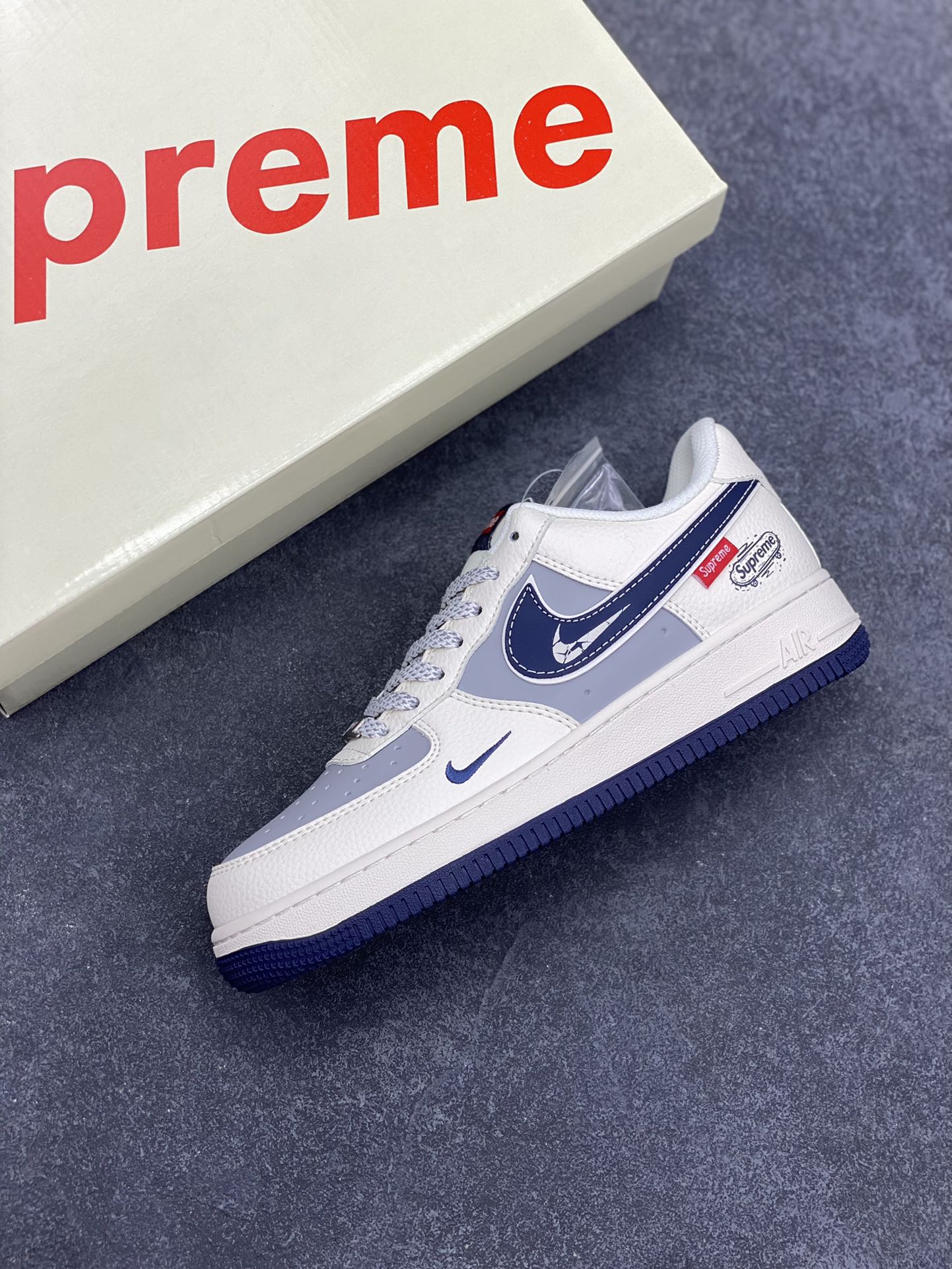 图片[7]-NIke Air Force 1 \’07 Low “Supreme联名——夜幕蓝滑板鞋”空军一号 低帮 运动鞋 休闲鞋 折边针车 工艺难度大 原楦头原纸板 原装鞋盒 定制五金配件 内置全掌气垫 原厂鞋底 货号：SM6668-112 尺码：36 36.5 37.5 38 38.5 39 40 40.5 41 42 42.5 43 44 44.5 45-选品中心