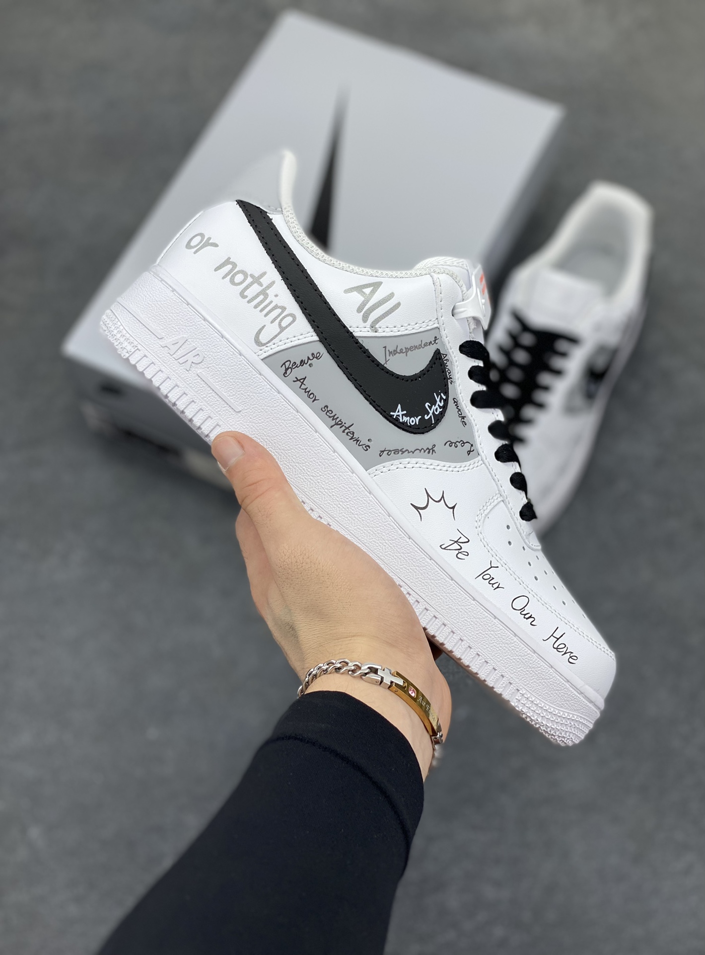 Nike Air Force 1 Low’07 逐梦涂鸦手绘 空军一号低帮休闲板鞋 定制皮料 原厂3D打印 定制鞋盒 原楦原纸板 纯正空军版型 内置全掌气垫 货号:ZH0316-087 尺码:36 36.5 37.5 38 38.5 39 40 40.5 41 42 42.5 43 44 44.5 45-选品中心
