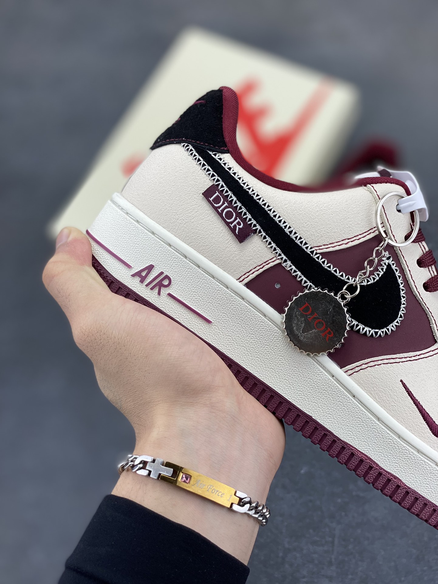 图片[6]-Nike Air Force 1 Low 空军一号低帮百搭休闲运动板鞋。柔软、弹性十足的缓震性能和出色的中底设计，横跨复古与现代的外型结合，造就出风靡全球三十多年的Force 1，直到今天还深受青睐。 货号：KK1988-046 尺码：36 36.5 37.5 38 38.5 39 40 40.5 41 42 42.5 43 44 44.5 45-选品中心