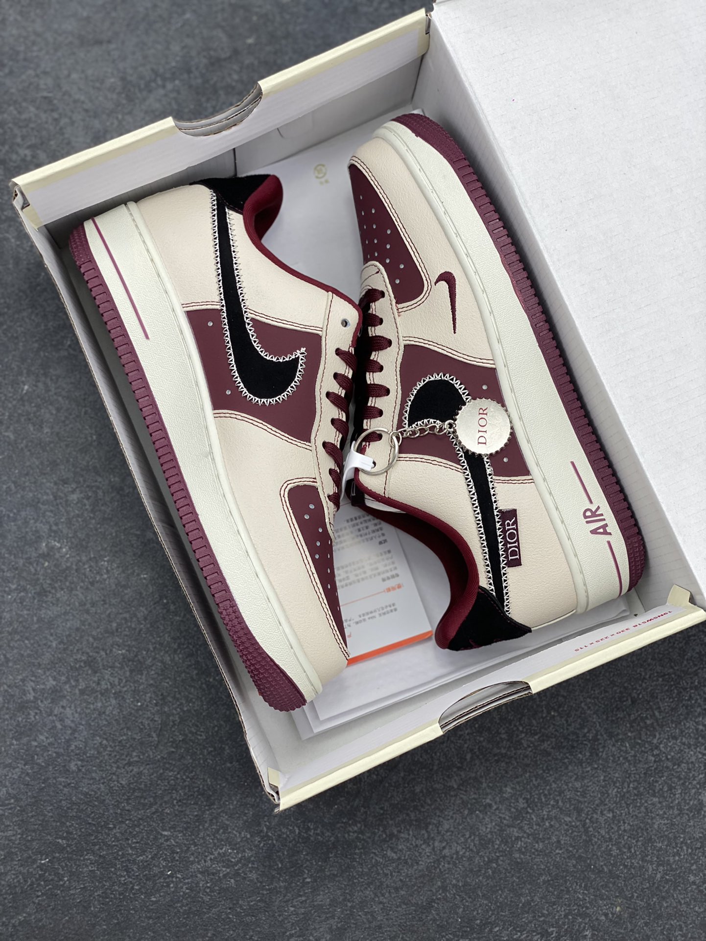 图片[9]-Nike Air Force 1 Low 空军一号低帮百搭休闲运动板鞋。柔软、弹性十足的缓震性能和出色的中底设计，横跨复古与现代的外型结合，造就出风靡全球三十多年的Force 1，直到今天还深受青睐。 货号：KK1988-046 尺码：36 36.5 37.5 38 38.5 39 40 40.5 41 42 42.5 43 44 44.5 45-选品中心