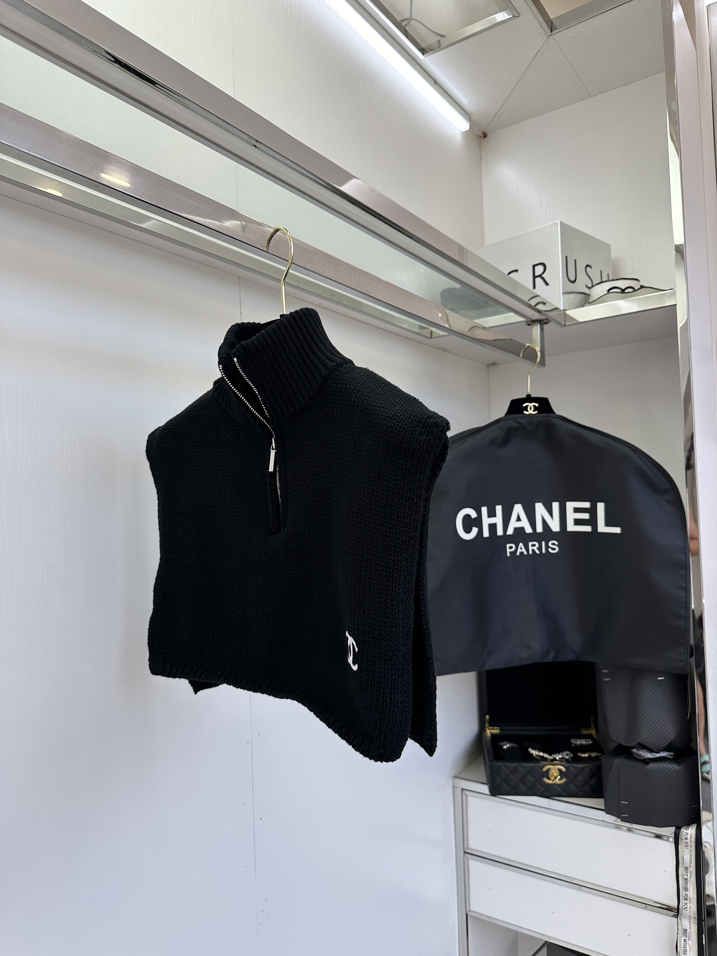 Chanel Cashmere Turtleneck Collar - Stylish & Versatile Layering Piece 9 i1753582696 5962 7