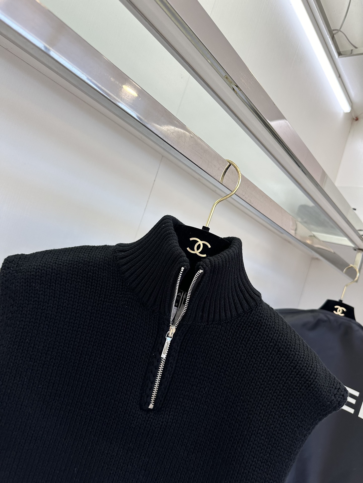 Chanel Cashmere Turtleneck Collar - Stylish & Versatile Layering Piece 10 i1753582696 7484 8