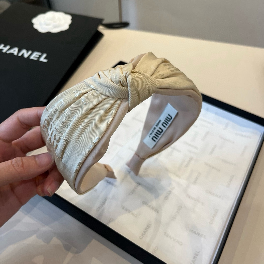 🆕

miumiu缪缪新款发箍