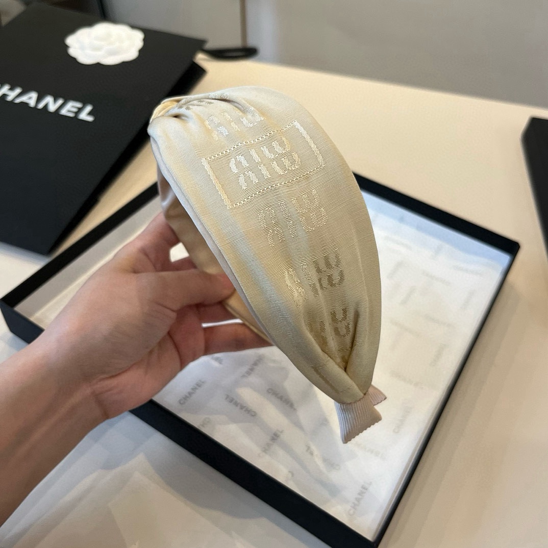 🆕

miumiu缪缪新款发箍