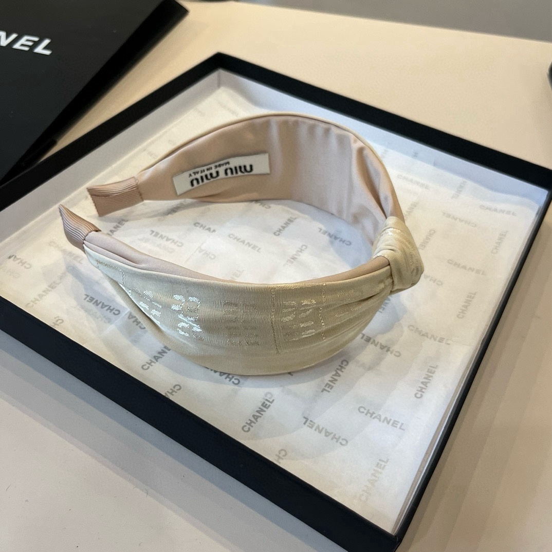 🆕

miumiu缪缪新款发箍