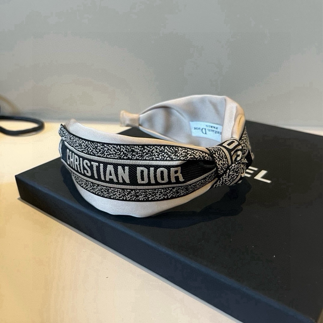 🆕

Dior迪奥新款发箍